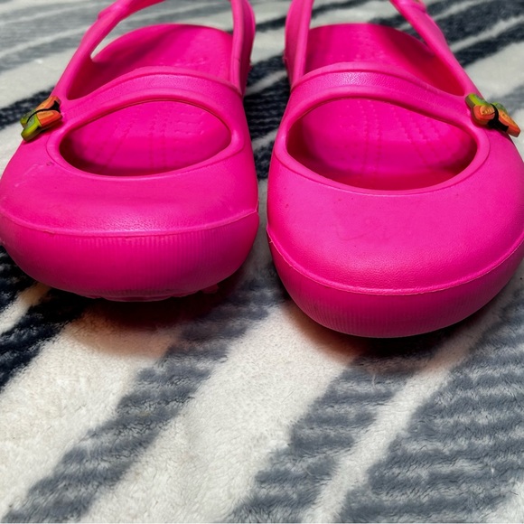 CROCS Bright Pink SKYLAR PRIMA NANOOK BALLET Slip On Mary Jane Shoes Size 4 - Picture 3 of 15